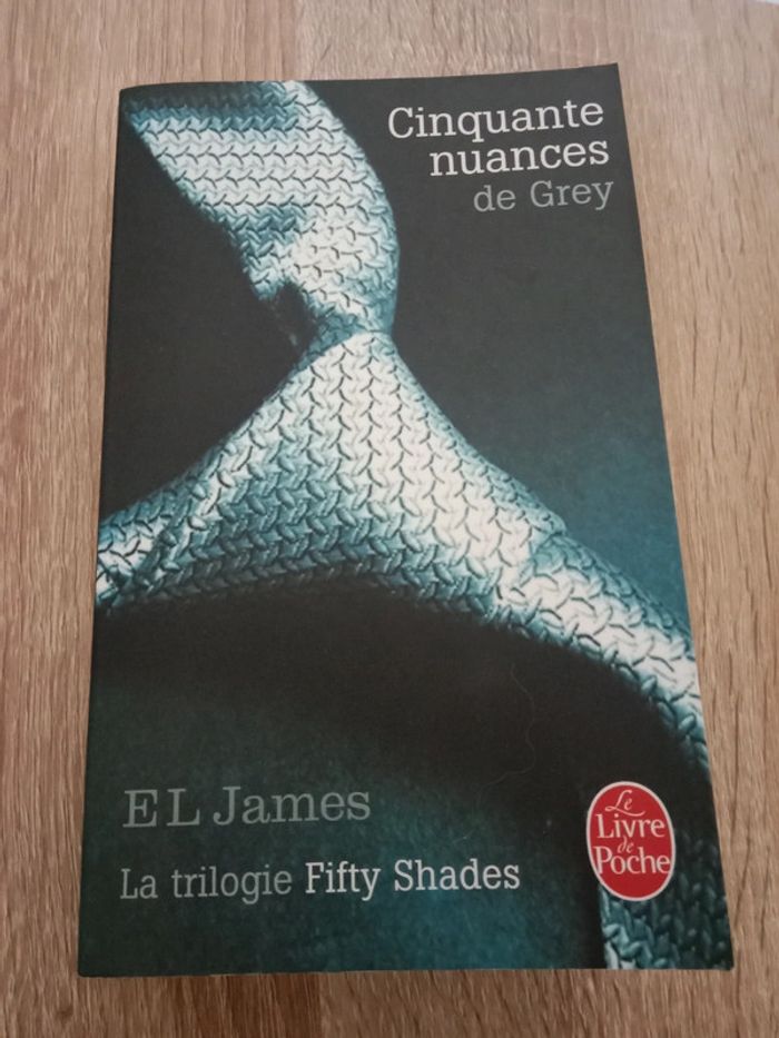 E L James 📚 Cinquante nuances de Grey