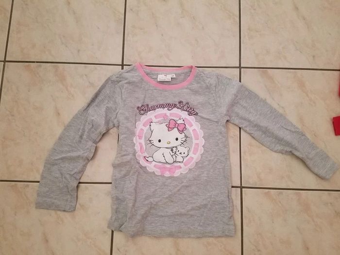 Tee-shirt manches longues hello kitty 8 ans