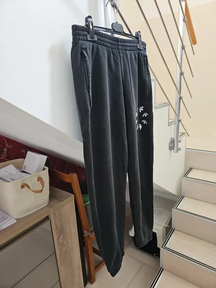 Jogging Adidas taille S - photo numéro 3