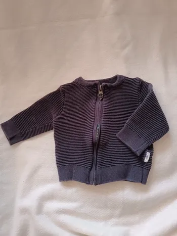 🎀 gilet a fermeture gris noir taille 3 mois Kiabi 🎀