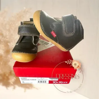 Chaussures cuir bébé kickers sabio Taille 20