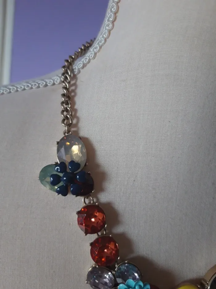 Très joli collier ras de cou fleuri Mango - photo numéro 2