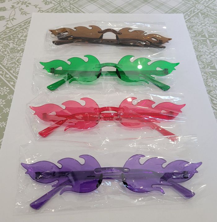 Lot de 4 paires lunettes flamme fetes disco années 80 - photo numéro 4