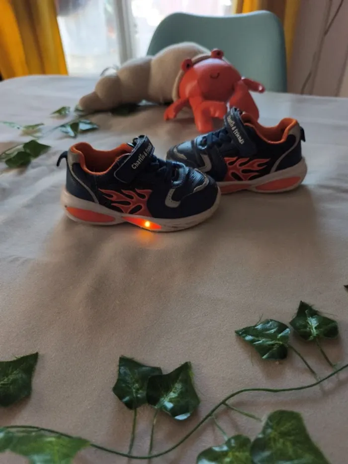 Paire de chaussures lumineuse 🍃charlie & friends - photo numéro 3
