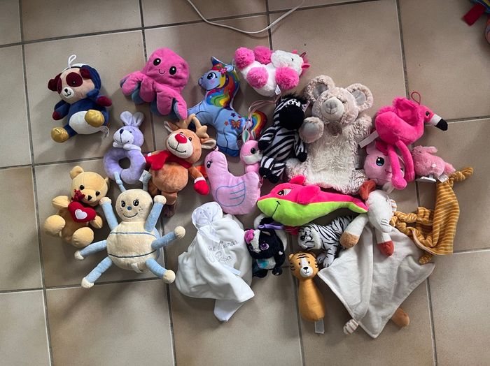 Lot 22 peluches
