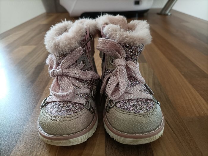 Bottines fourrées roses à paillettes 20