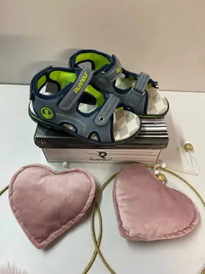 Sandales garçon (neuf) - Taille 29