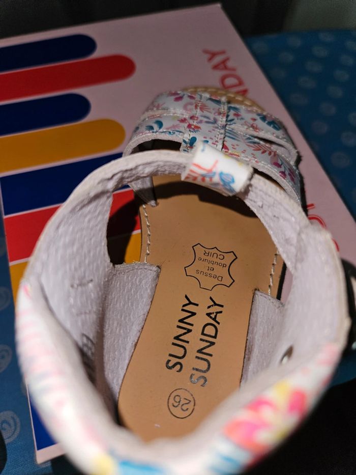 Sandalettes avec fleurs sunny sunday taille 26 - photo numéro 4