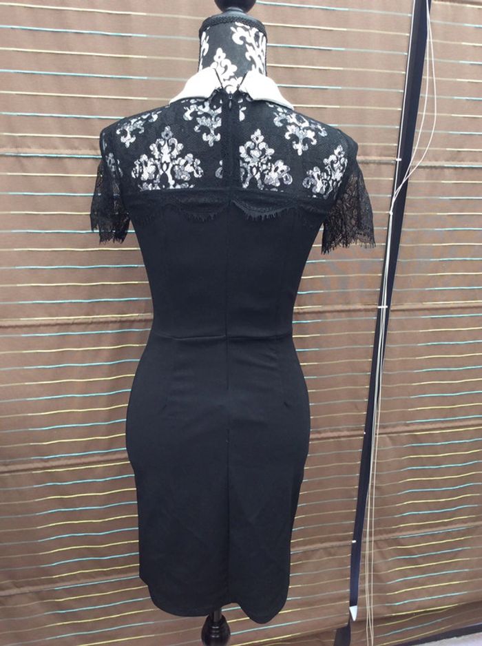 Robe noire, col blanc et dentelle (N°35) - photo numéro 2