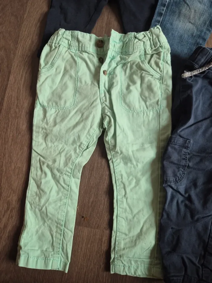 Magnifique lot de 4 pantalons 12 mois - photo numéro 3