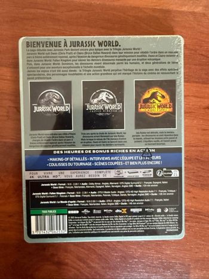 Jurassic World Trilogie Édition Limitée Steelbook Blu-ray 4k NEUF sous blister - photo numéro 2