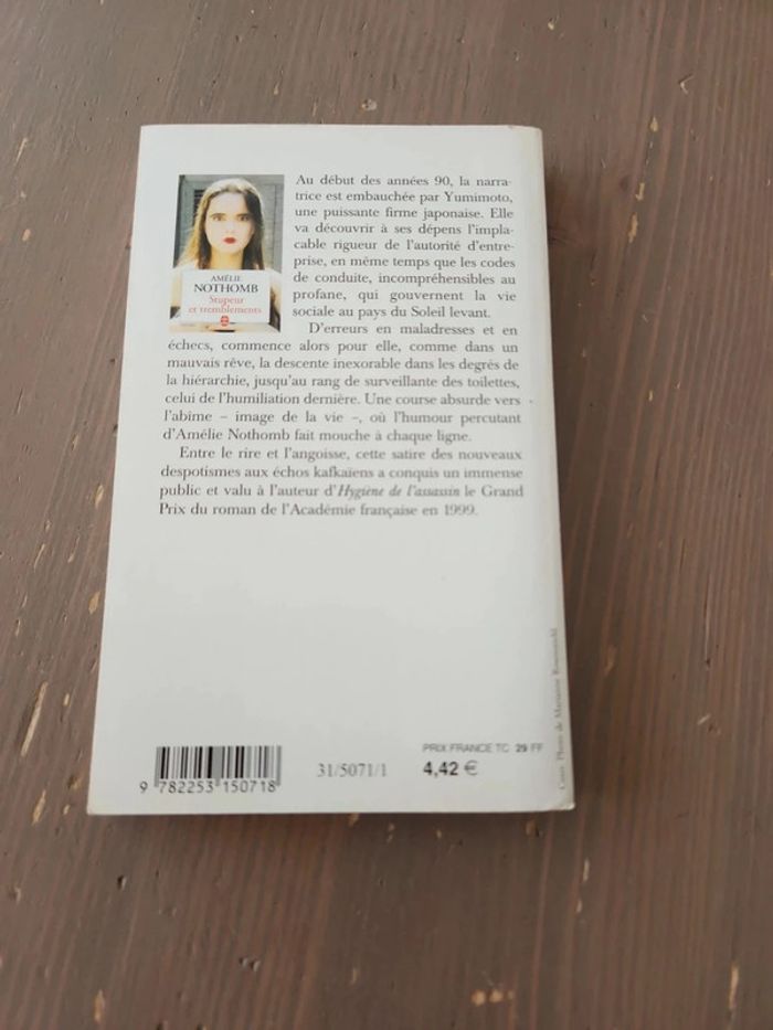 Livre Stupeur et tremblements - poche - Amelie Nothomb - photo numéro 2