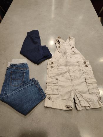 Lot de 2 pantalons et 1 salopette bébé garçon – Taille 12 mois (74 cm)