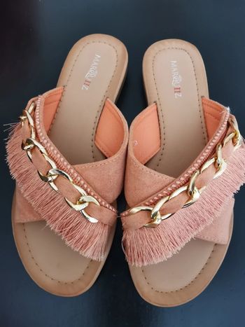 Très beau Nu-pieds a franges neuf en pointure 38