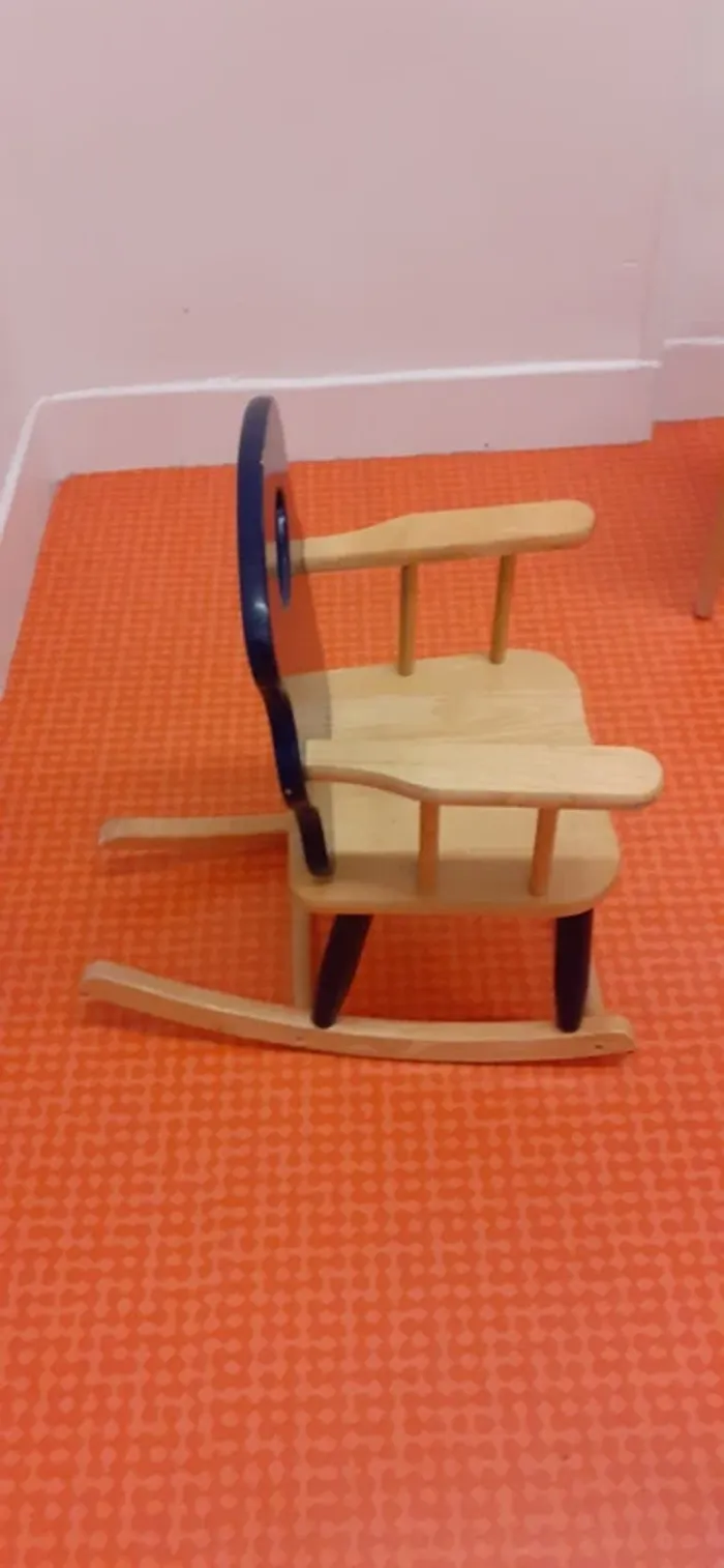 Chaise à bascule pour enfant