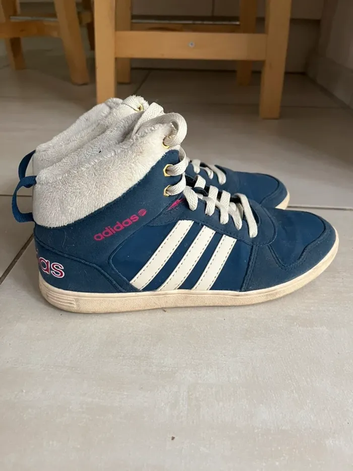 Basket Sneakers fourrées Adidas bleue et rose pointure 39 1/3