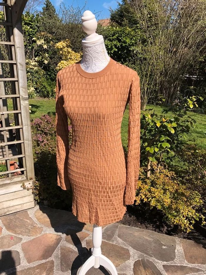 Robe H&M neuve taille 38 - photo numéro 3