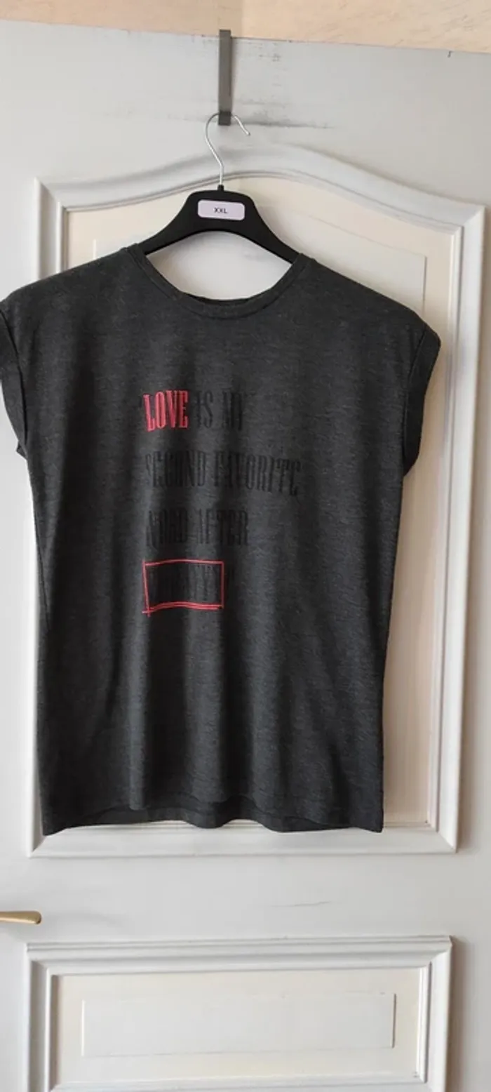 💐Tee-shirt manches courte- Gémo - taille S - Très bon état💐