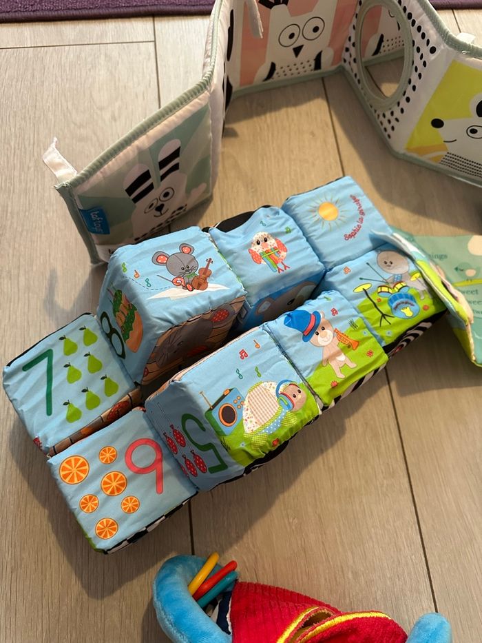 Lot de jouets - photo numéro 2