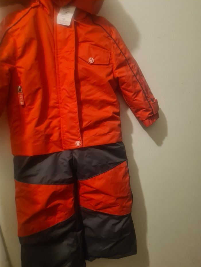 Combinaison neuf 24.36 ans neuf