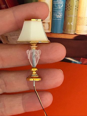 Lampe lumineuse pour  maison de poupée