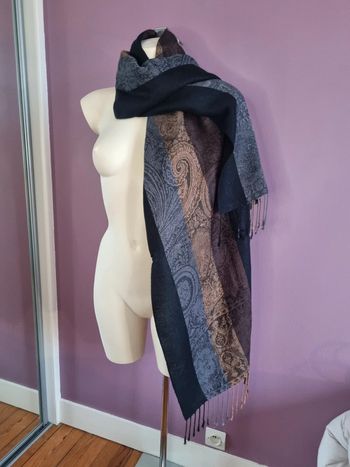 Écharpe en laine vintage