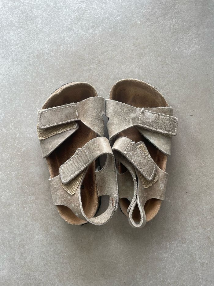 Chaussure ouverte garçon