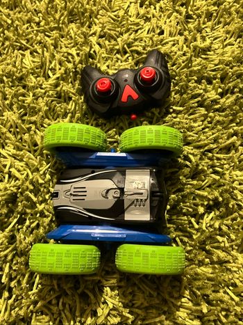 Voiture téléguidée