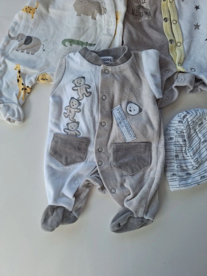 Lot de 3 pyjamas 0 et 1 mois - photo numéro 2