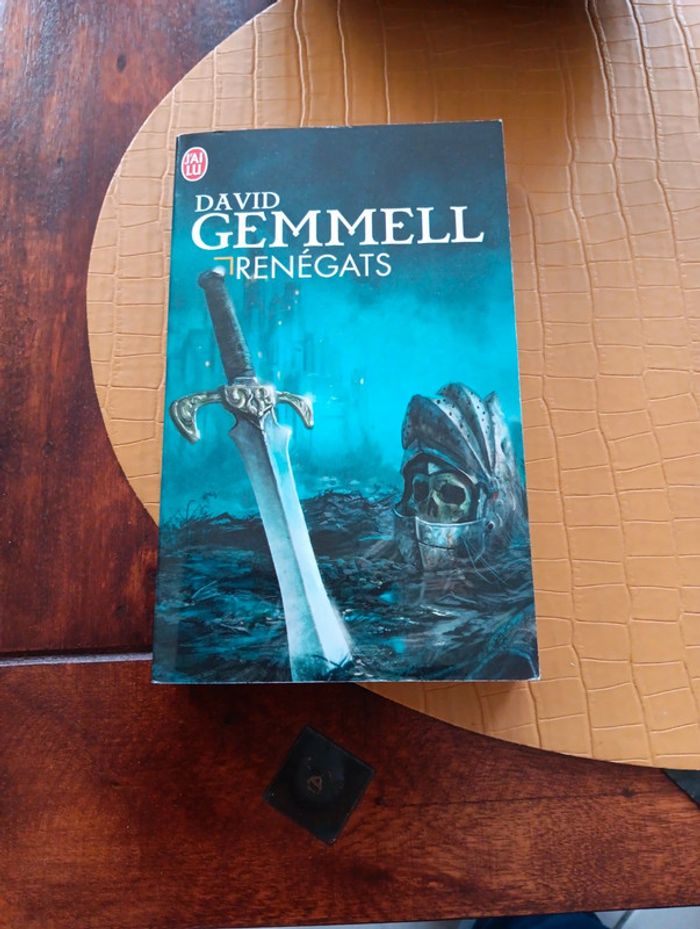 Livre Renégats de Gemmel