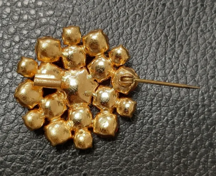 Très belle broche vintage dorée avec cristaux rouges - photo numéro 3