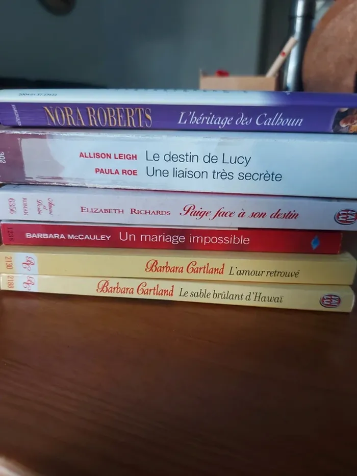 Lot 6 livres romances - photo numéro 2