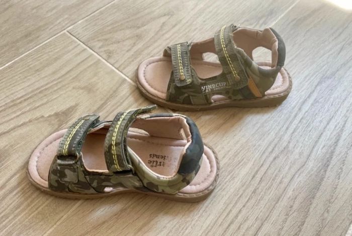 Sandales garçon taille 26 chaussés - photo numéro 3
