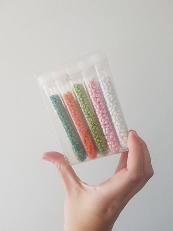 Lot tubes de perles dans emballage