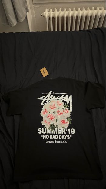 T-shirt Stüssy noir fleurs 🌺