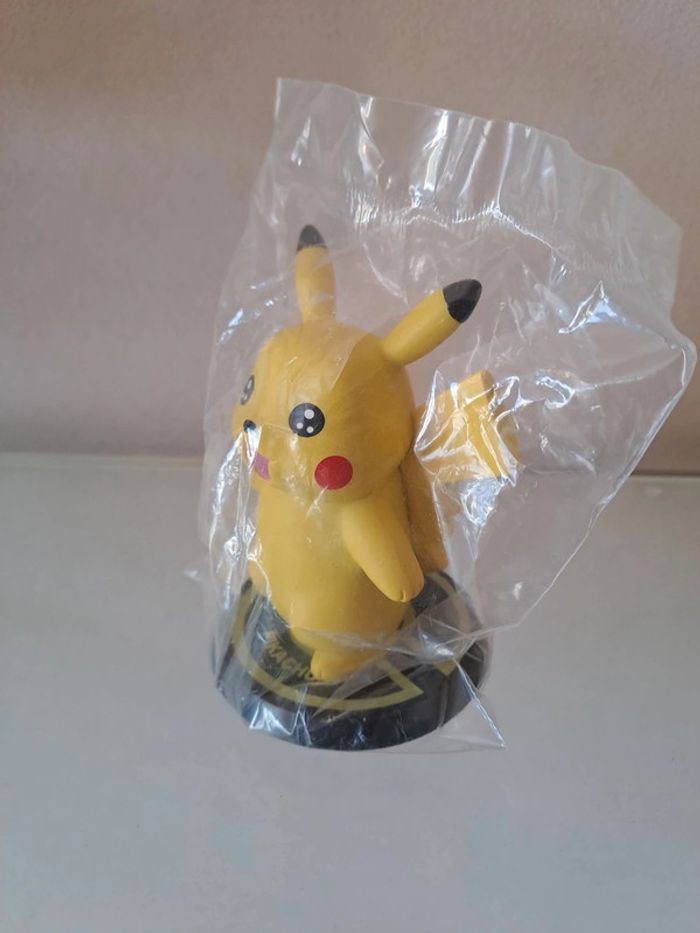 Neuve sous blister, figurine Pokemon Pikachu 8,5 cm - photo numéro 5