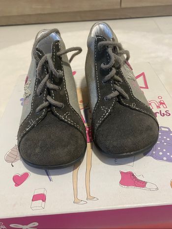Belle chaussures orchestra cuir en TBE taille 21