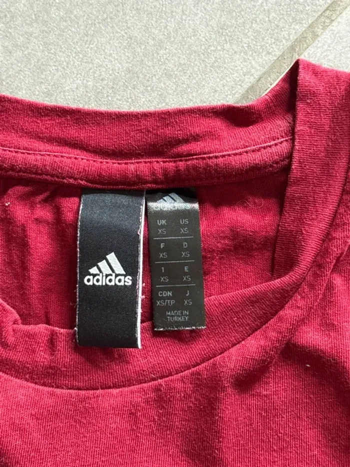 T-shirt adidas bordeaux taille XS - photo numéro 2