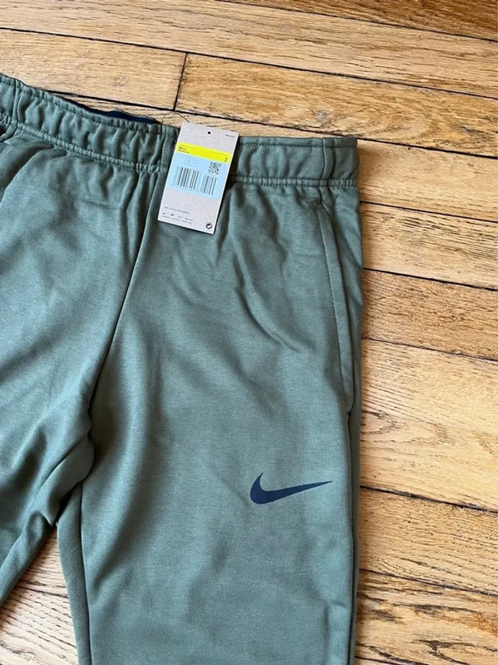 Jogging Nike kaki - photo numéro 2