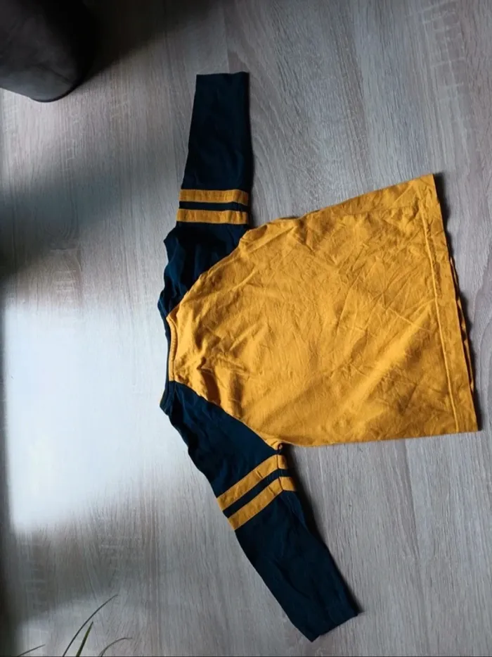 Tee-shirt manches longues okaidi taille 24 mois - photo numéro 2