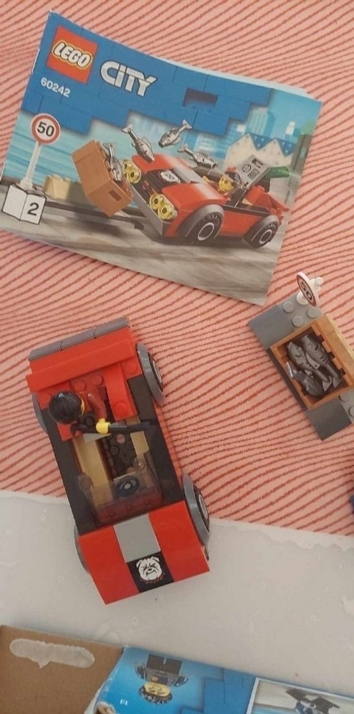 Lego city 60242 policier voleur voiture - photo numéro 8