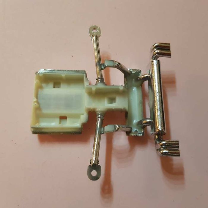 partie moteur pièce détachée miniature burago ferrari 348 tb 1/18 1/18e 1/18ème - photo numéro 2