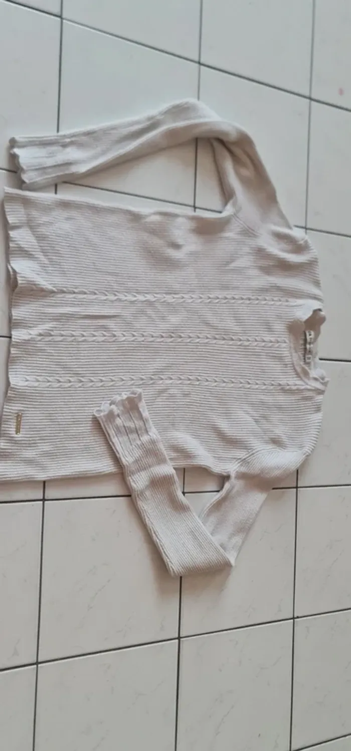Pull motif