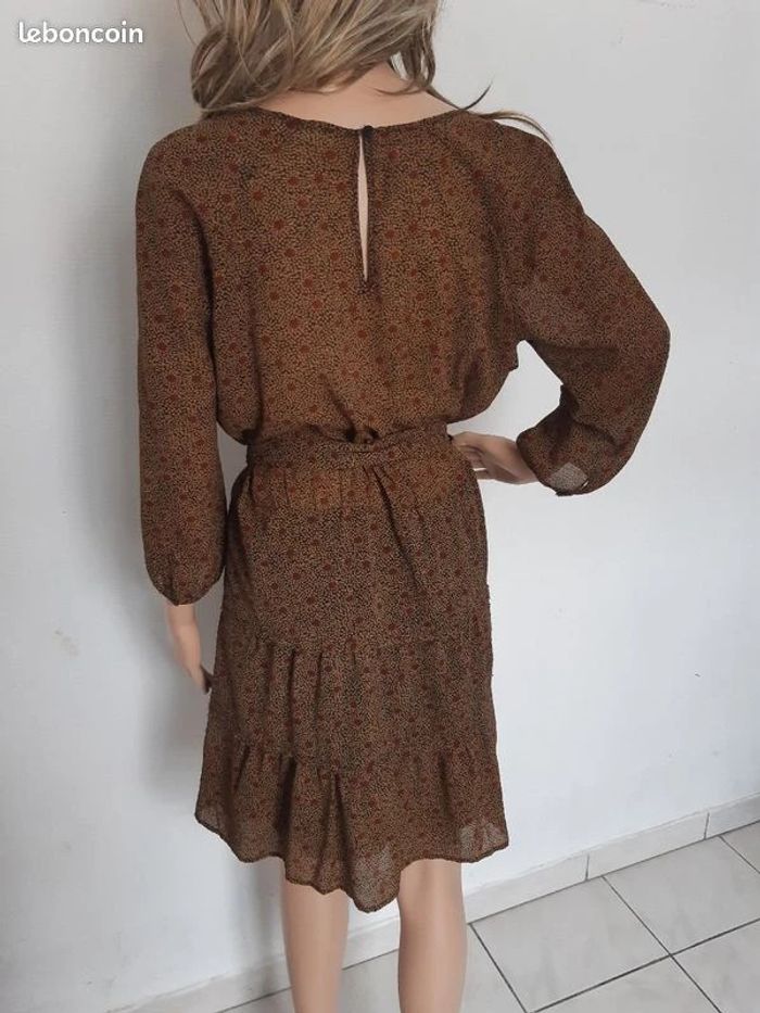 Ba§sh robe T.40 en tbe - photo numéro 3