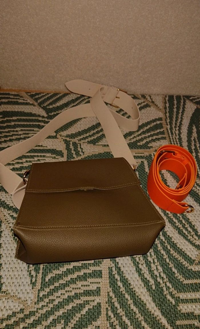 Sac à bandoulière kaki et 2 anses