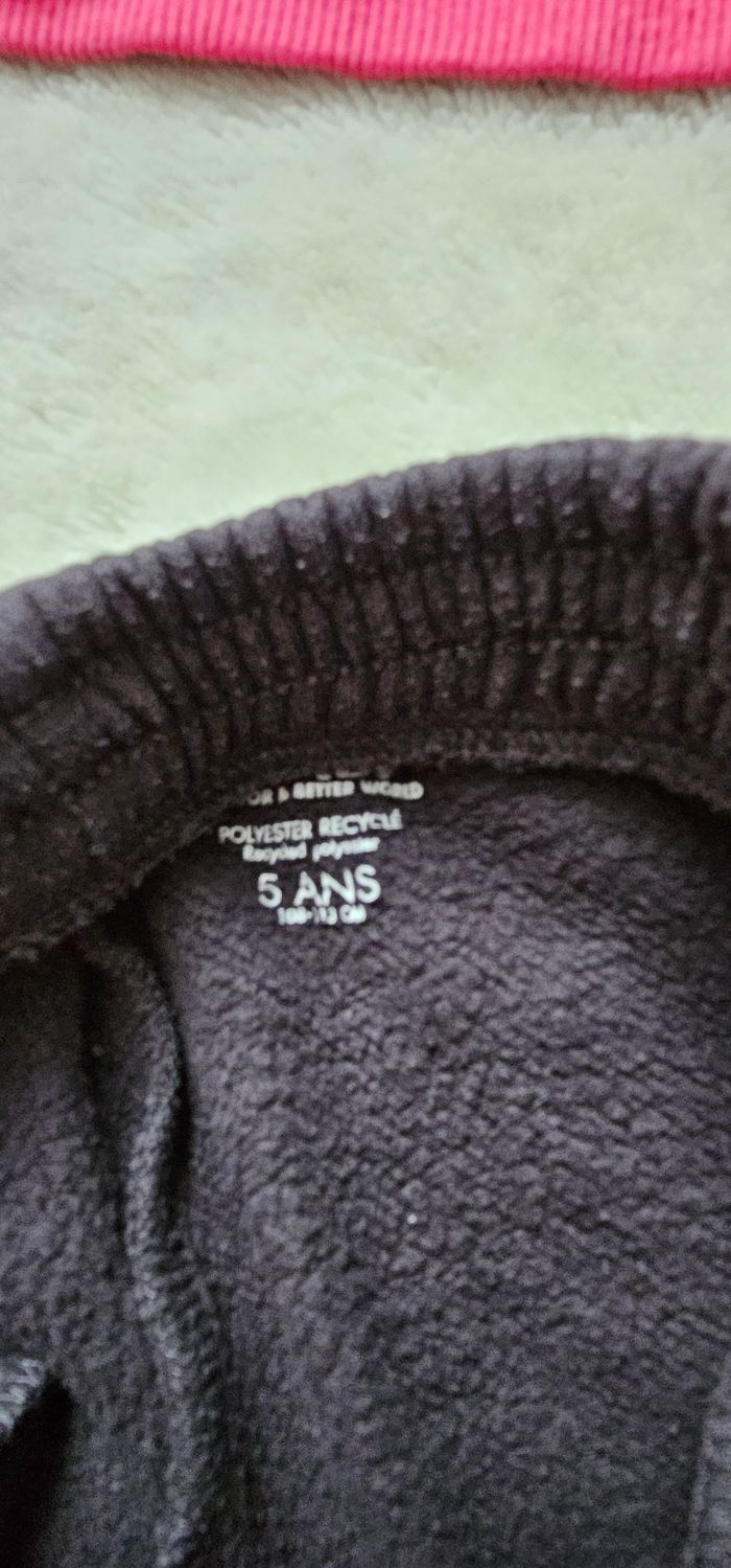 Ensemble enfant de la marque kiabi taille 5 ans - photo numéro 9