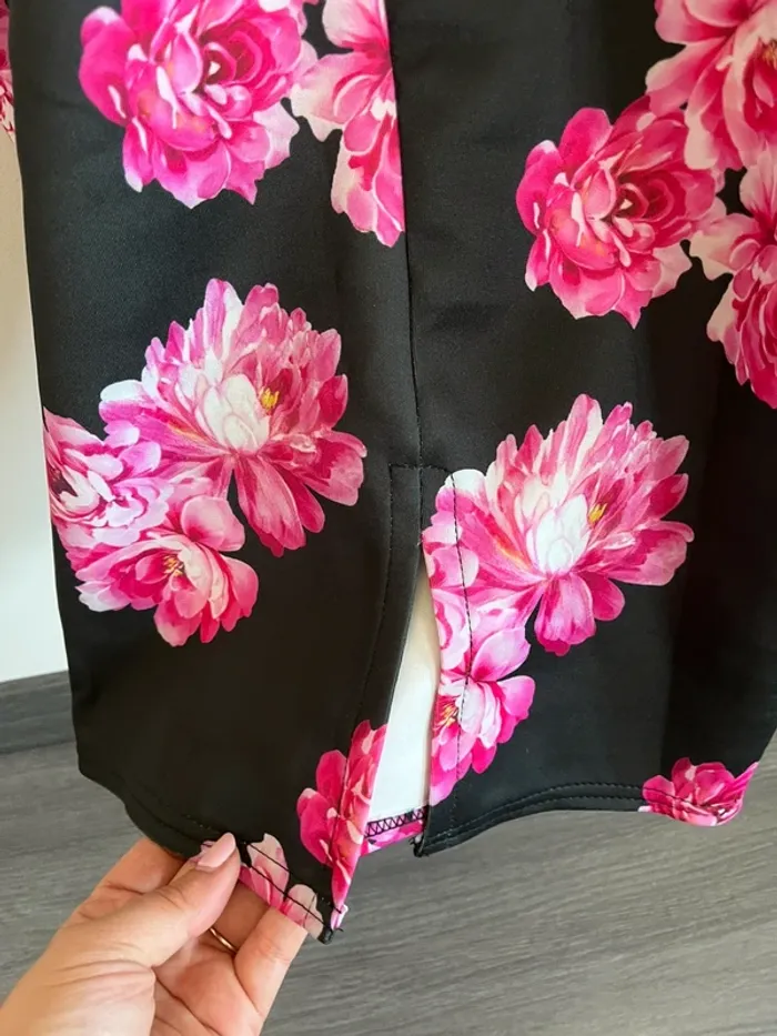 Robe de soirée mariage noir et rose fleurs sexy - photo numéro 5