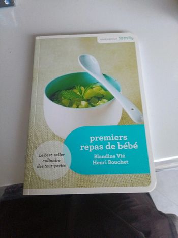 Premiers repas de bébé.