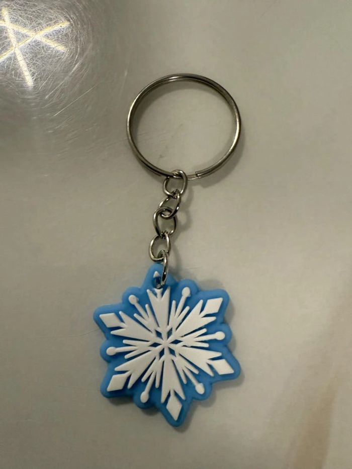 Porte clé étoile neuf