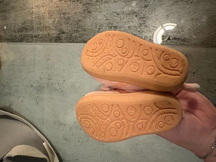 Chaussons 18 - photo numéro 2